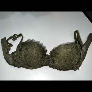 Victoria Secrets green lace push up bra